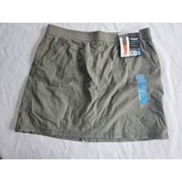 Pants - Khakis & Company Poplin Utility Skort - Olive - Womens size 12 - NEW